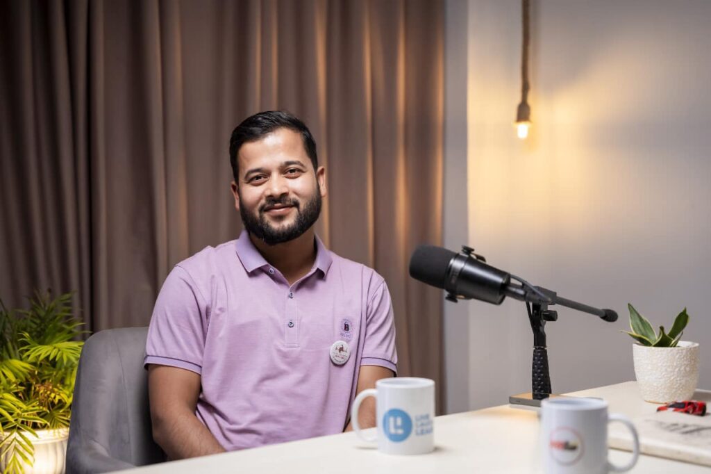 जिवन सुन्दर छ रमाउनु पर्छ ।